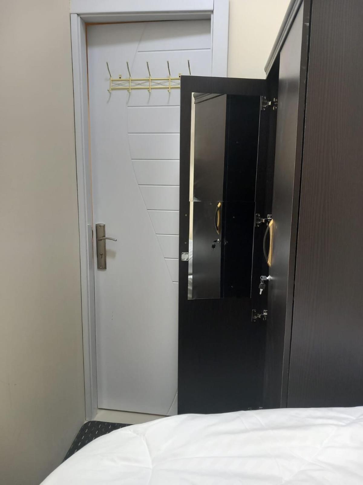 Four Stars Hostel Ντουμπάι Εξωτερικό φωτογραφία